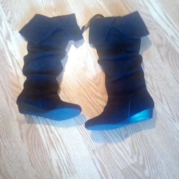 Women's Nine West Abrel 1 black suede knee boots. - Picture 6 of 6